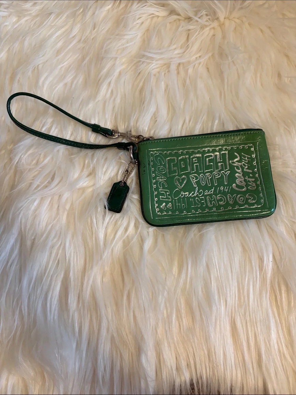 COACH Green Poppy Patent Wristlet Card Case